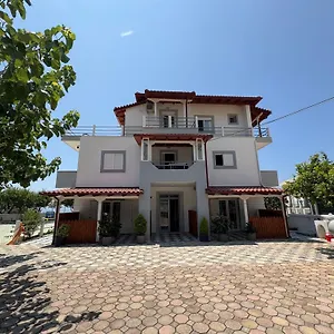 Yard Paradise Hotel